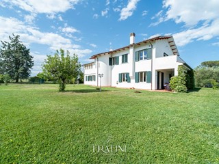 Villa in Vendita a Teramo, 649'000€, 420 m²