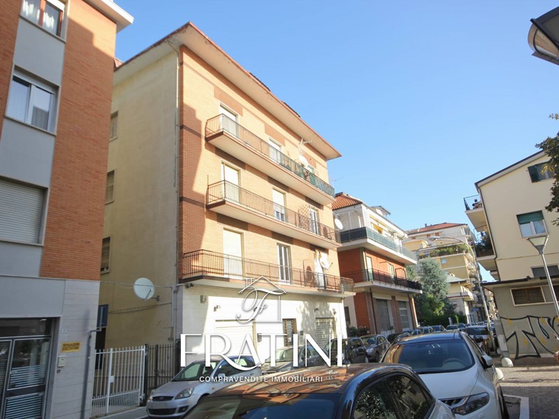 Casa Indipendente in Vendita a San Benedetto del Tronto, 1000 m²