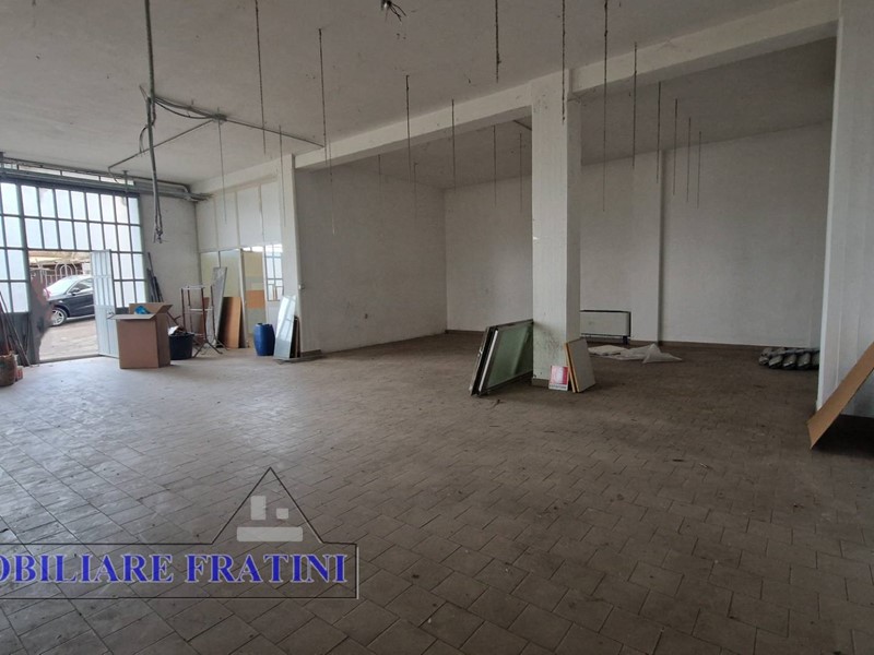 Laboratorio in Affitto a Campli, 500€, 188 m²