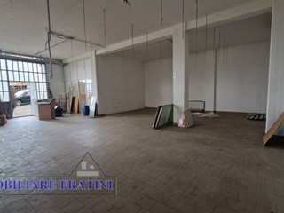 Laboratorio in Affitto a Campli, 500€, 188 m²