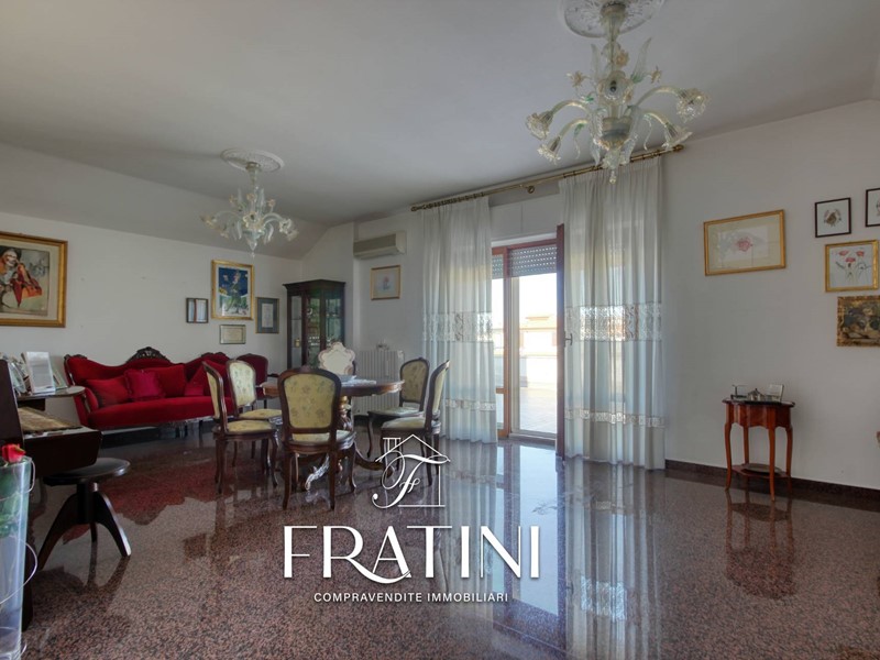 Appartamento in Vendita a Sant'Egidio alla Vibrata, 190'000€, 200 m²