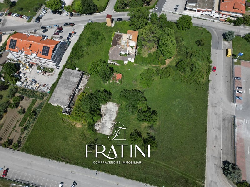 Terreno edificabile in Vendita a Sant'Egidio alla Vibrata, 399'000€, 10000 m²