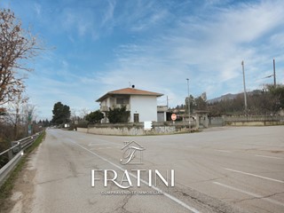 Casa Indipendente in Vendita a Canzano, 210'000€, 220 m²