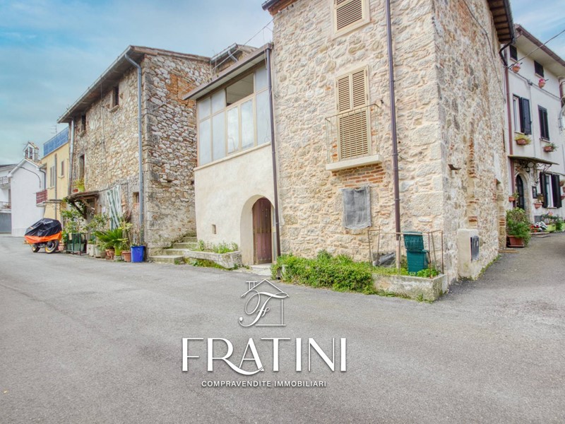Casa Indipendente in Vendita a Civitella del Tronto, 34'000€, 105 m²