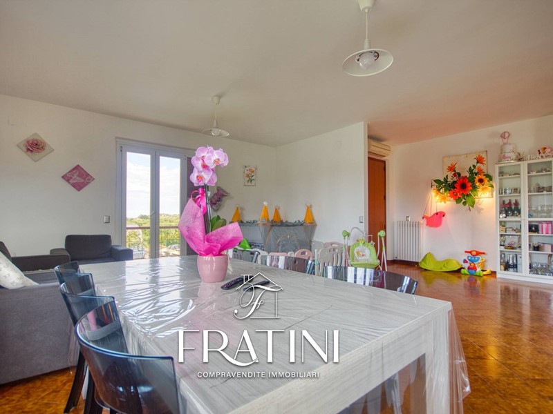 Appartamento in Vendita a Sant'Omero, 150'000€, 174 m²