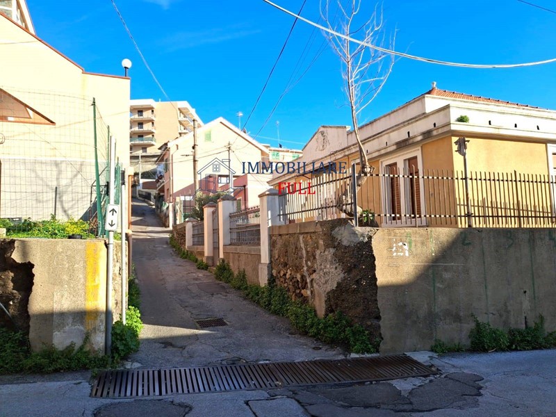 Trilocale in Vendita a Messina, 102'000€, 90 m²