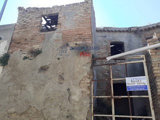 Casa Indipendente in Vendita a Messina, 8'000€, 90 m²