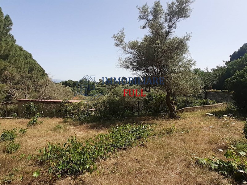 Terreno agricolo in Vendita a Messina, 38'000€, 1730 m²