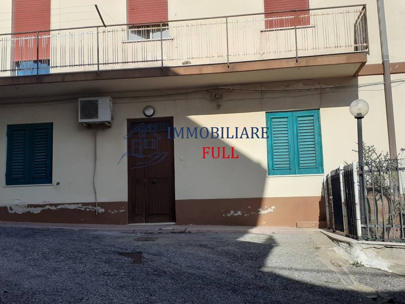 Trilocale in Vendita a Messina, 87'000€, 132 m²