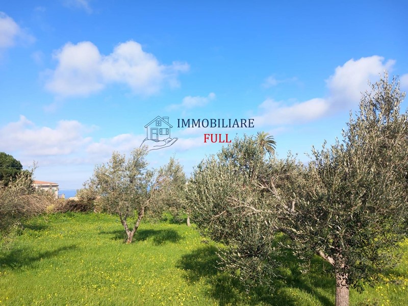 Casa Indipendente in Vendita a Messina, 90'000€, 160 m²