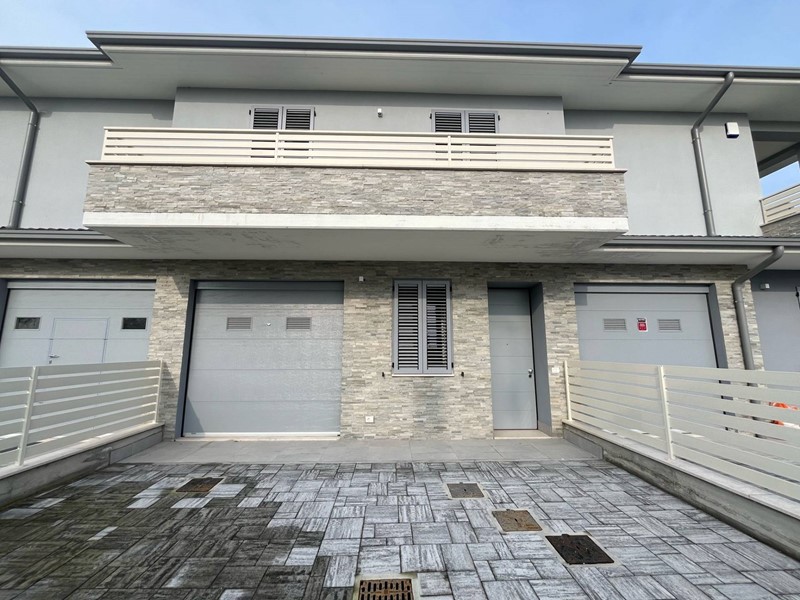 Villetta a schiera in Vendita a Castelfranco Emilia, 345'000€, 164 m²