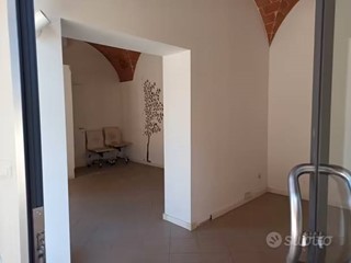 Immobile commerciale in Vendita a Pontedera, 59'000€, 40 m²