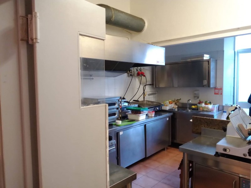 Immobile commerciale in Vendita a Pontedera, 40'000€, 80 m²