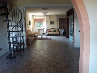 Appartamento in Vendita a Terricciola, 208'000€, 180 m²