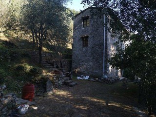 Casa Indipendente in Vendita a Buti, 165'000€, 230 m²