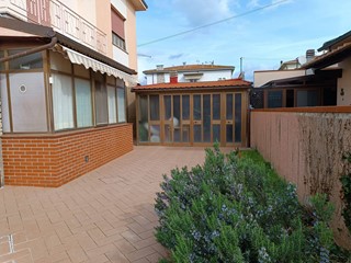 Casa Indipendente in Vendita a Cascina, 450'000€, 265 m²