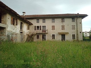 Rustico in Vendita a Povoletto, 120'000€, 700 m²