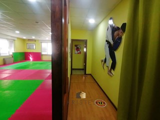 Immobile commerciale in Vendita a Montesilvano, 219'000€, 250 m²