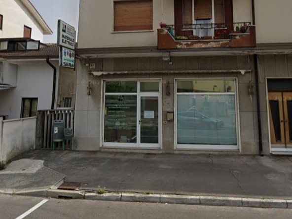 Negozio in Vendita a Monfalcone, 52'000€, 75 m²