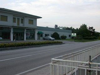 Immobile commerciale in Affitto a Spilimbergo, 215 m²