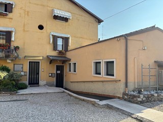 Ufficio in Vendita a Sant'Ambrogio di Valpolicella, 165'000€, 110 m²