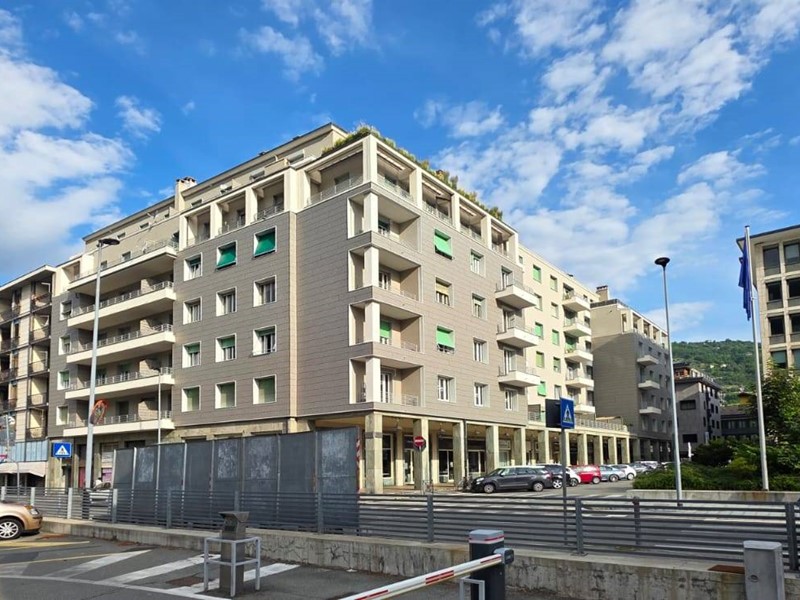 Appartamento in Vendita a Aosta, 360'000&euro;, 140 m²