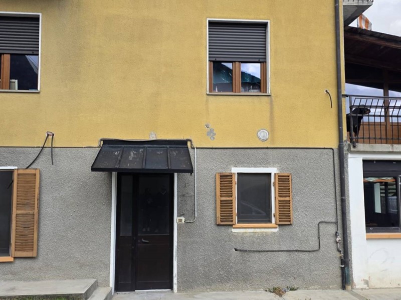 Trilocale in Vendita a Montjovet, 80'000&euro;, 85 m²