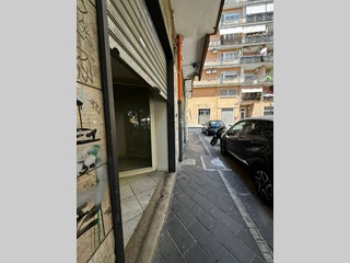 Immobile commerciale in Affitto a Salerno, 450€, 34 m²