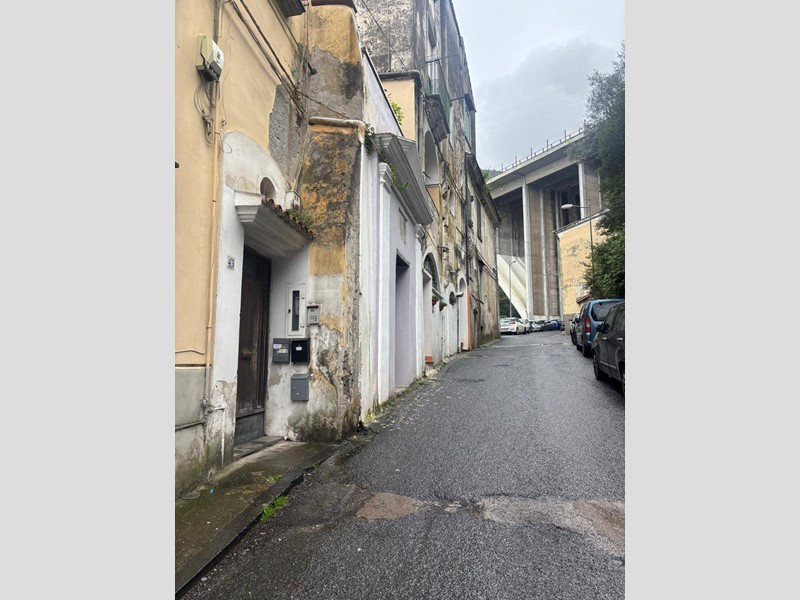 Bilocale in Vendita a Salerno, 85'000&euro;, 60 m²