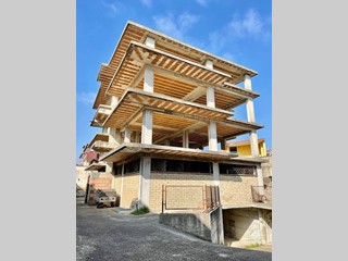 Casa Indipendente in Vendita a Orta di Atella, 400'000€, 895 m²