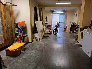 Immobile commerciale in Vendita a Pontedera, 65'000€, 96 m²