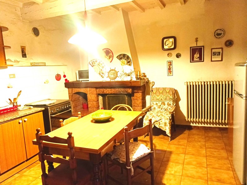 Casa Indipendente in Vendita a Casciana Terme Lari, 167'000€, 200 m²