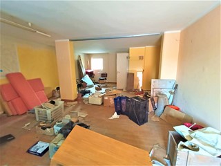 Ufficio in Affitto a Pontedera, 450€, 45 m²