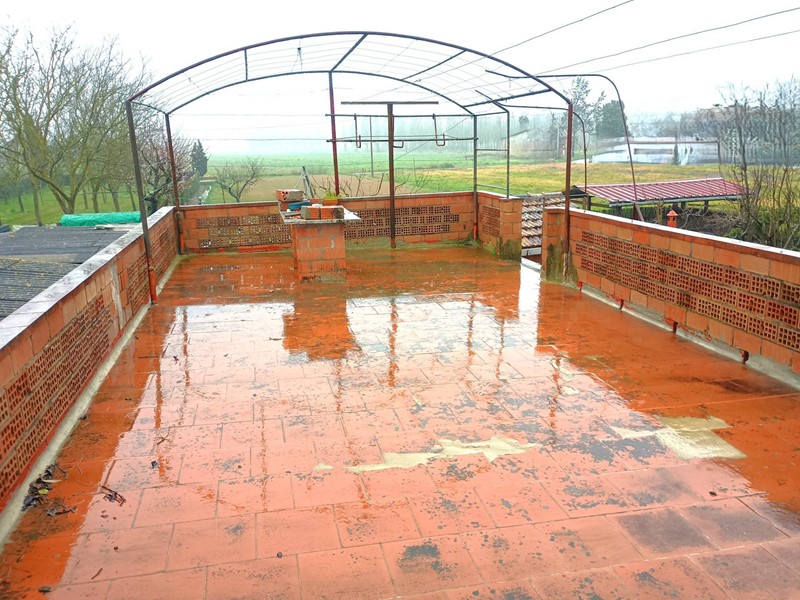 Appartamento in Vendita a Santa Maria a Monte, 108'000€, 100 m²