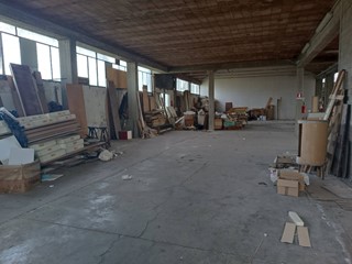 Capannone in Vendita a Ponsacco, 495'000€, 1550 m²