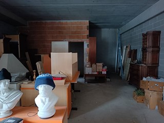 Immobile commerciale in Vendita a Crespina Lorenzana, 140'000€, 140 m²