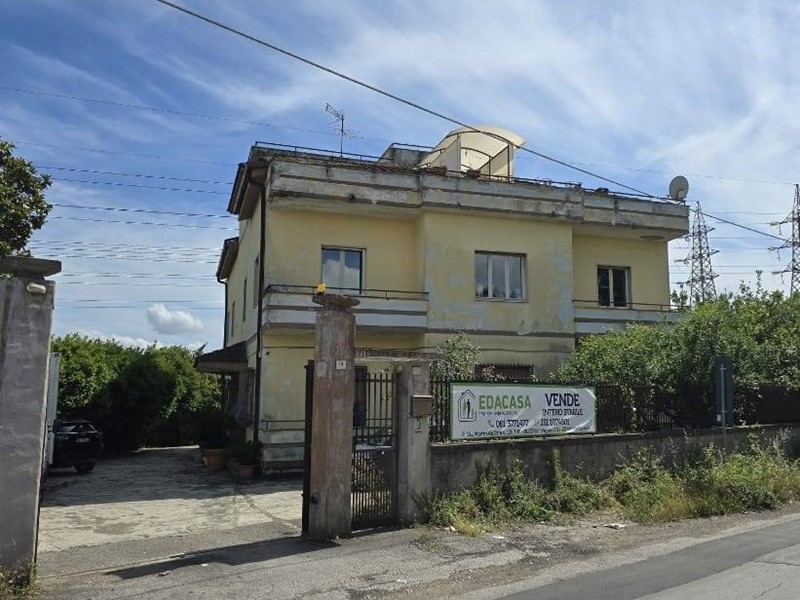 Casa Indipendente in Vendita a Caserta, 780'000€, 640 m²