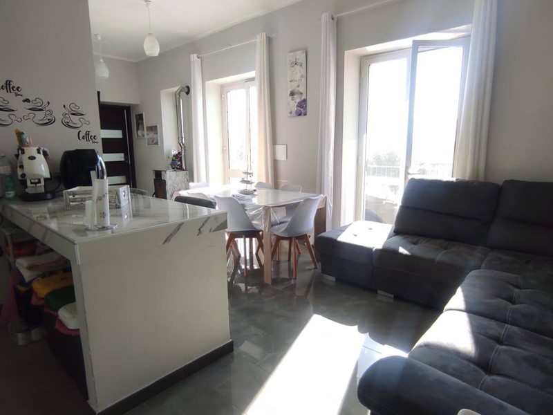 Trilocale in Vendita a Maddaloni, 90'000€, 110 m²