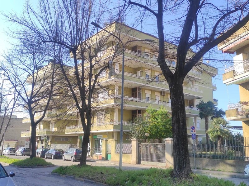 Quadrilocale in Vendita a Maddaloni, 220'000€, 165 m²