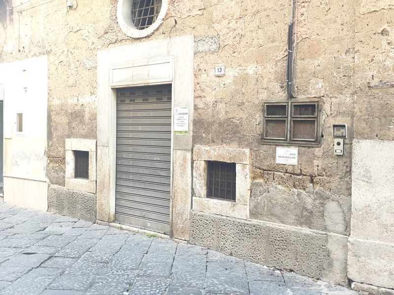 Attività commerciale in Vendita a Maddaloni, 40'000€, 70 m²