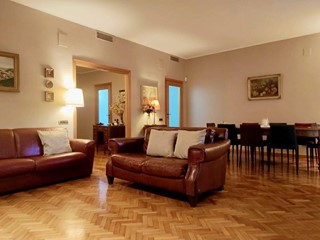 Quadrilocale in Vendita a Caserta, 480'000€, 170 m²