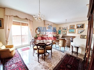 Appartamento in Vendita a Aci Catena, 95'000€, 148 m²