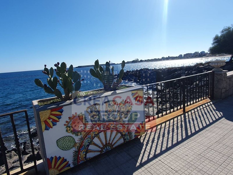 Bilocale in Vendita a Giardini Naxos, 95'000€, 66 m²