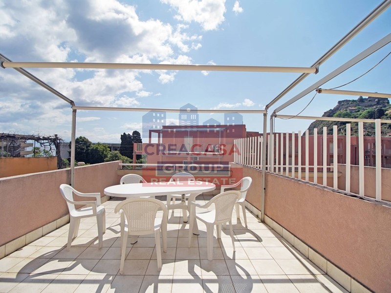 Quadrilocale in Vendita a Sant'Alessio Siculo, 149'000€, 75 m²