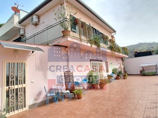 Appartamento in Vendita a Graniti, 250'000€, 332 m²