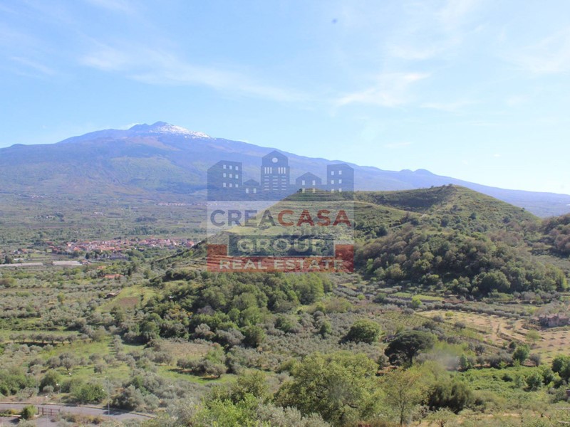 Casa Indipendente in Vendita a Malvagna, 55'000€, 254 m²