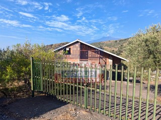 Attività commerciale in Vendita a Calatabiano, 25'000€, 5050 m²