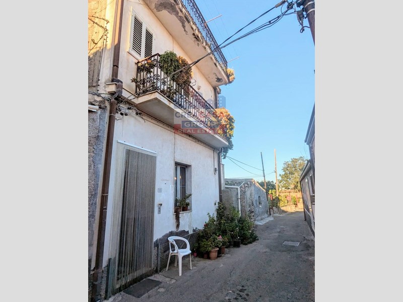 Casa Indipendente in Vendita a Calatabiano, 50'000&euro;, 160 m²