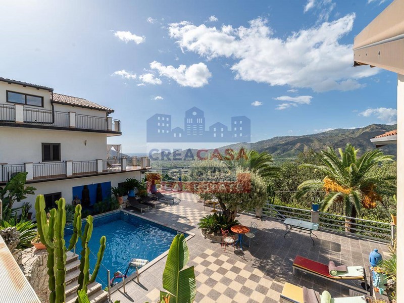 Villa in Vendita a Graniti, 850'000€, 500 m²