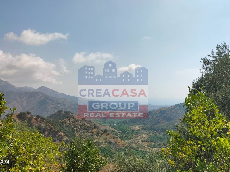 Attività commerciale in Vendita a Calatabiano, 39'000€, 13172 m²